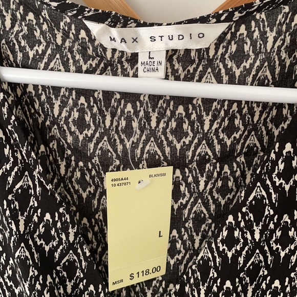 Max Studio | Sleeveless Jumpsuit - Picture 2 of 4